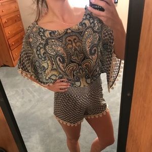 I LOVE THIS ROMPER !!!!!! Never worn !!!!